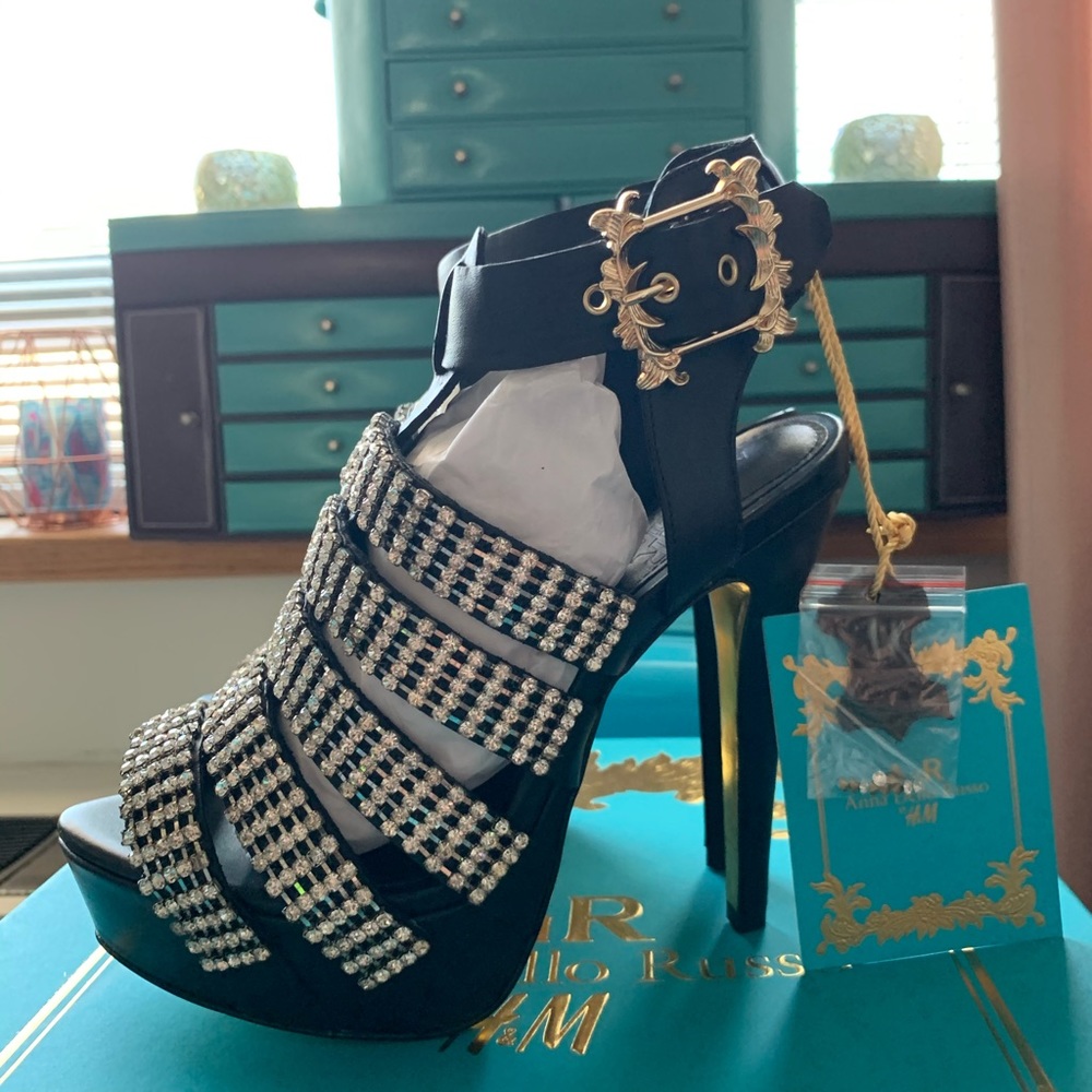 🔥🔥 Anna Dello Russo H&M Collaboration Platform🔥